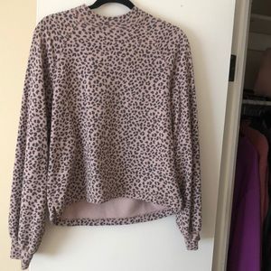 Matching leopard jogging set